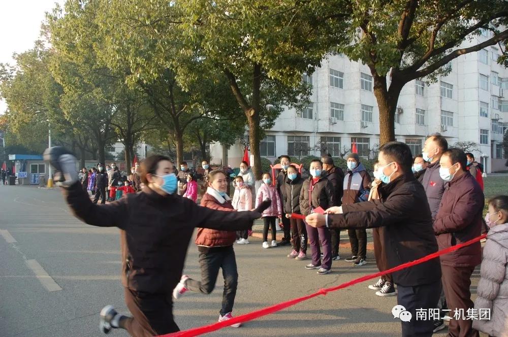 二机集团员工踏北风辞旧岁，，，，，迎向阳启新程